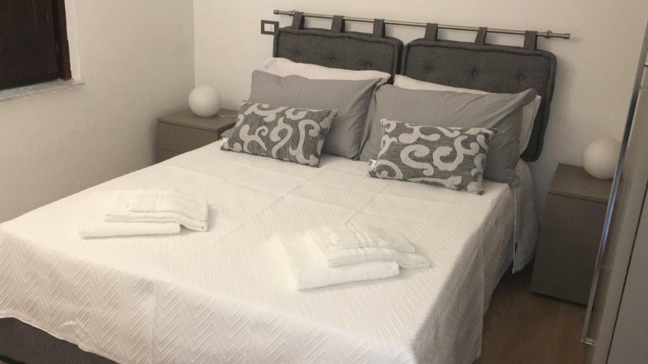 Vista Capo Apartment Palermo Bagian luar foto