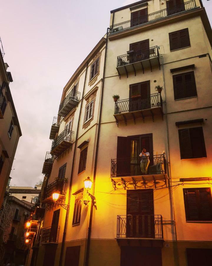 Vista Capo Apartment Palermo Bagian luar foto